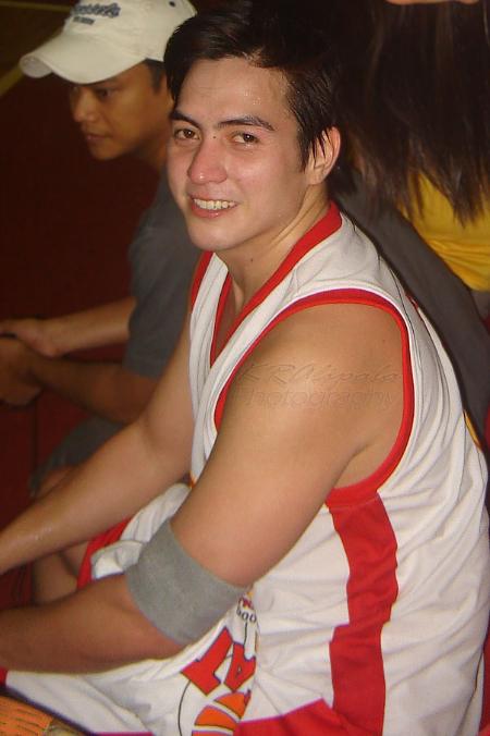 Una Kang Naging Akin